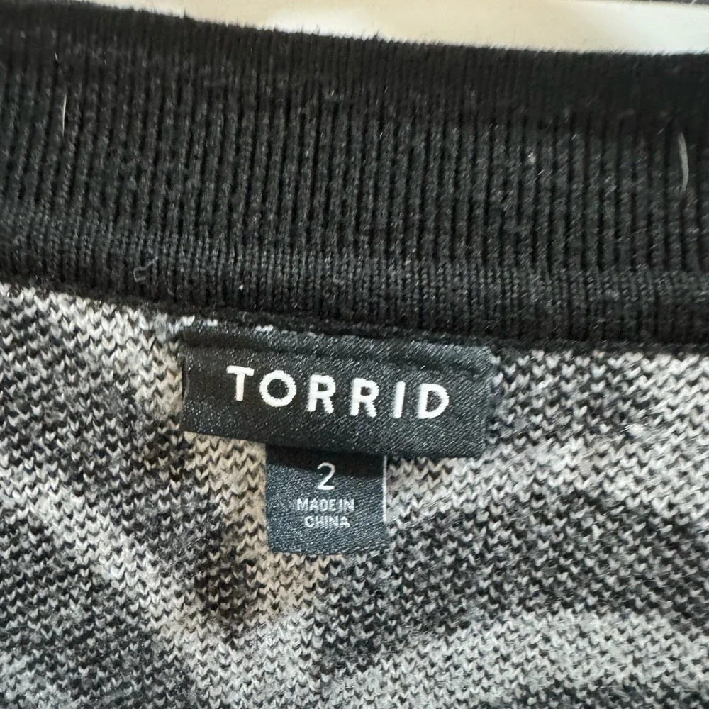 Torrid Black and White Spider Web Cardigan - Picture 2 of 5